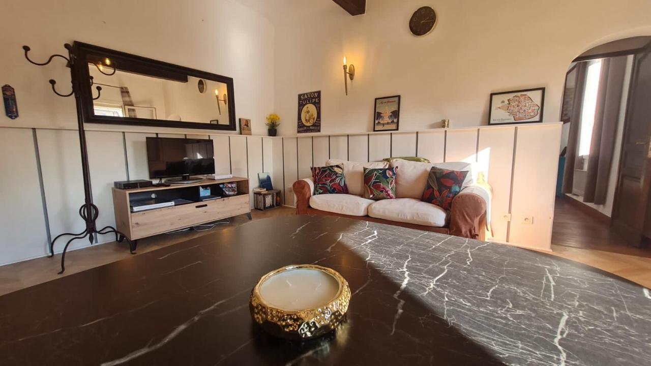Sunny Apartment With Nice View In History City Center Aix-en-Provence Exterior foto